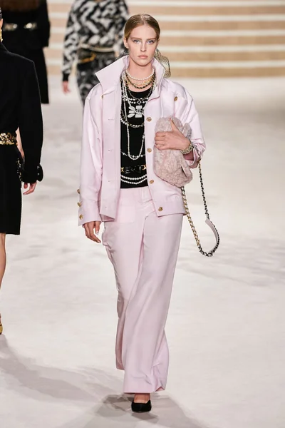 Look 13
